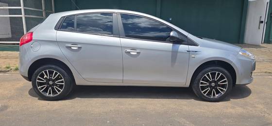 FIAT BRAVO 1.8 ESSENCE 16V FLEX 4P MANUAL